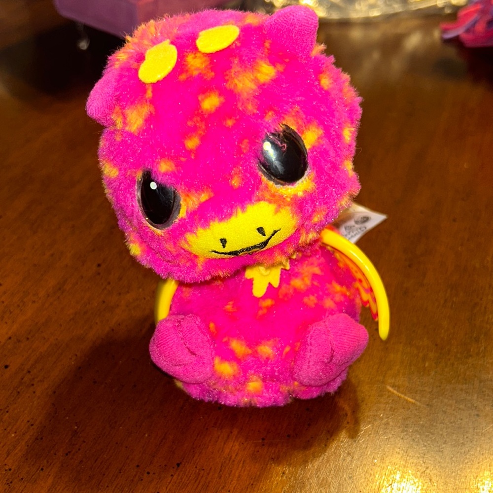 Hatchimals HATCHED PINK YELLOW GIRAVEN LIGHT UP INTERACTIVE 5" Plush ANIMAL Toy